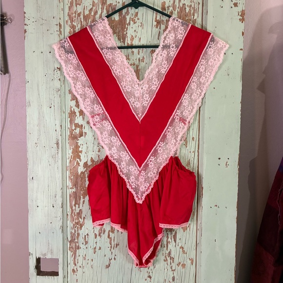 VTG Red & white Trim Women's sexy lingerie - Picture 2 of 6